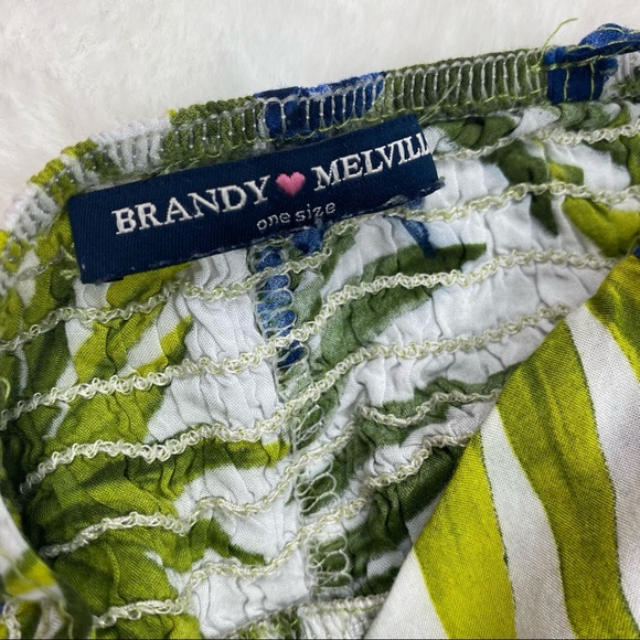 Brandy Melville Hawaiian Leaf Print Mini Crop Top - Picture 5 of 5